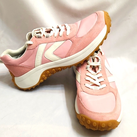 Keen Pink and White Suede Sneakers (W Size 9) - Picture 3 of 16